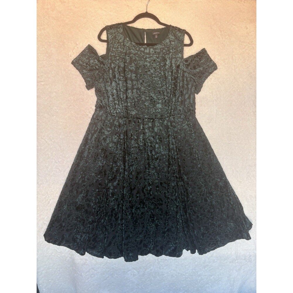 Torrid Green Velvet Shoulder Chiffon Dress Size 2XL Knee Length